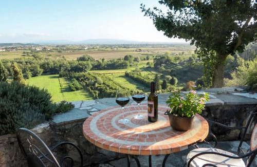 Cascine-La Croce House | Holiday Home Maestraccio by Interhome