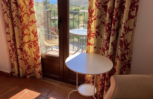 La Parata House | Holiday Home "Mi Abuela Maria" with Sea View, Pool & Wi-Fi