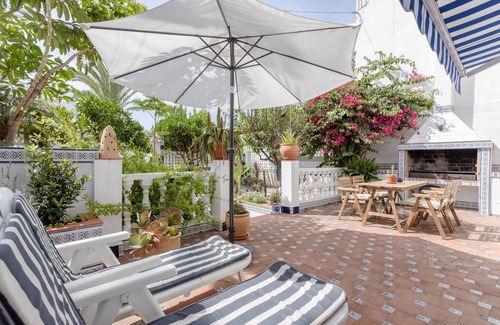 Caleta de Velez House | Holiday Home "Mi Casa" with Wi-Fi, Garden, Terrace & Shared Pool