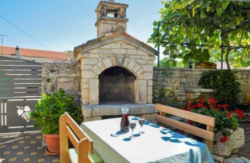 Foli House | Holiday Home Milka 2 by Interhome