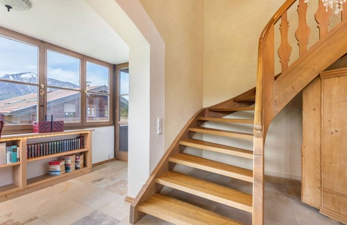 Unterwoessen House | Holiday Home 'Mit Bergpanorama' with Mountain View, Private Terrace and Wi-Fi