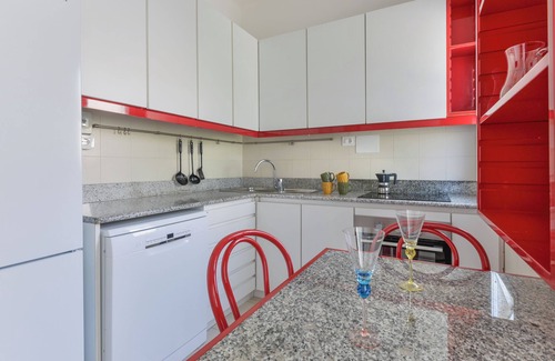 Marina di Campo House | Holiday Home 'Montecristo' with Private Terrace, Wi-Fi and Air Conditioning