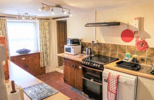 West Quantoxhead House | Holiday Home Moonfleat Cottage by Interhome