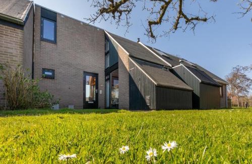 Westenschouwen House | Holiday Home near Beach with Pool Access