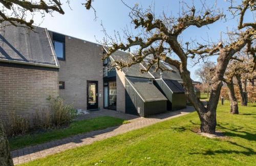 Westenschouwen House | Holiday Home near Beach with Pool Access