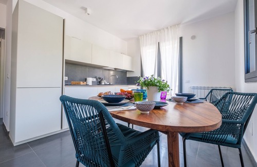 Furci Siculo House | Holiday Home 'Ninai Sea Holiday Apartment' with Balcony, Wi-Fi and Air Conditioning