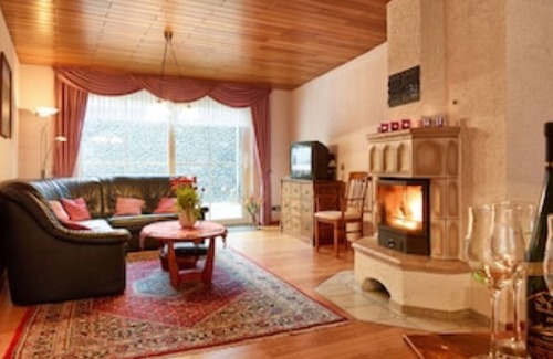 Burgen House | * Holiday home 'old farmhouse'