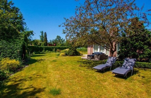 Ouwerkerk House | Holiday home Oostweg 2-91 in nature near Ouwerkerk