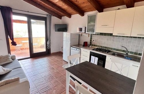 Baia Caddinas House | Holiday Home 'Orizzonti 32' with Sea View and Private Terrace