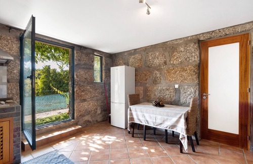 Beijos House | Holiday Home 'Casa De Andrães Pomar' with Shared Pool, Private Terrace and Wi-Fi