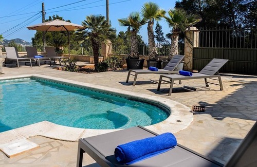 Sant Rafael de Sa Creu House | Holiday Home 'Rafaella' with Private Pool, Wi-Fi and Air Conditioning