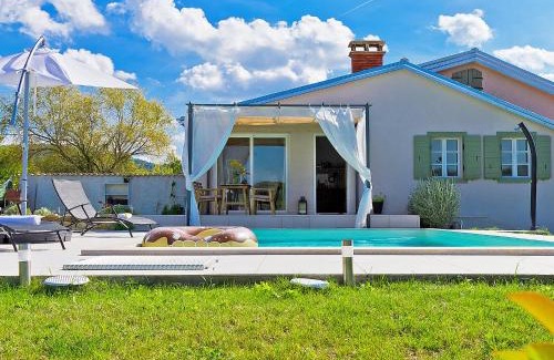 Brkac House | Holiday Home Ravan by Interhome