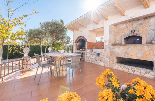 Navarres House | Holiday Home 'Reme ' with Private Pool, Wi-Fi and Air Conditioning