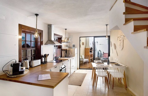 Cartaxo House | Holiday Home 'River Sun' with Private Pool, Wi-Fi and Air Conditioning