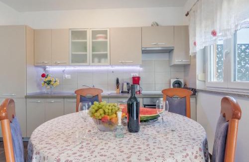 Valbandon House | Holiday Home Ruza by Interhome
