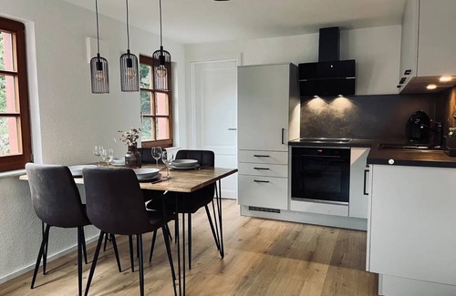 Schiltach Apartment | Holiday Home Schmuckstück – Historic Old Town Retreat