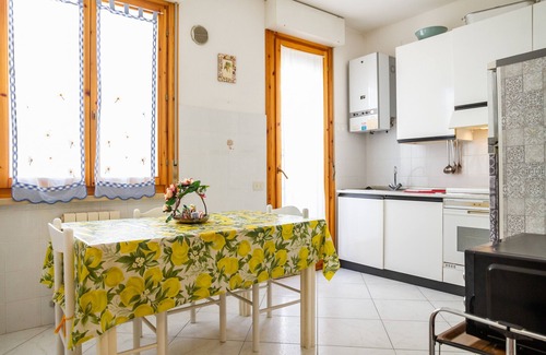 Follonica House | Holiday Home 'Sulle Note Del Mare' with Private Garden, Balcony and Wi-Fi