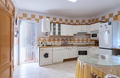 Bedmar House | Holiday Home 'The Brushstroke Of Mágina' with Private Pool, Private Terrace and Air Conditioning