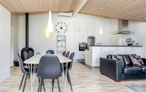Nr. Lyngby Strand House | Holiday Home Toftevej
