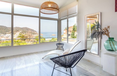 Tossa de Mar House | Holiday Home 'Torre Mirador Azul' with Sea View, Private Pool and Wi-Fi