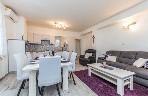 Smilcic Villa | Holiday home Tower with private pool, sauna and quads