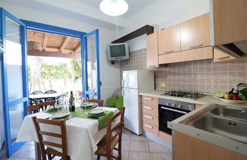 Torre dell'Orso House | Holiday Home Trilo barbecue Torre dell'Orso PT48 with Garden and Barbecue