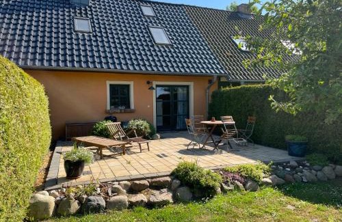 Neuenkirchen House | Holiday Home Tribbevitz by Interhome