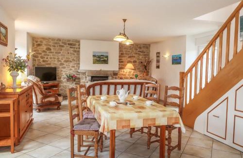 Ploemeur House | Holiday Home Ty Breiz by Interhome