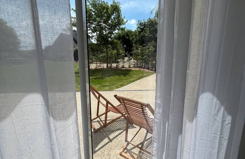 Saint-Pabu House | Holiday Home 'Ty Mamie Spa - 700m De La Plage' with Terrace, Private Garden and Wi-Fi