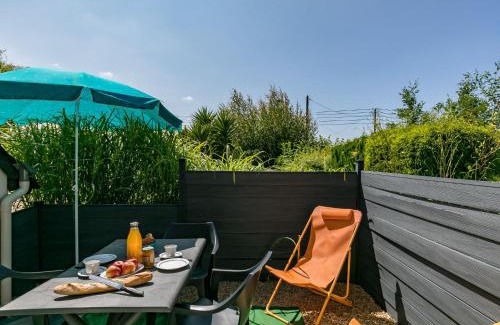 Locquirec House | Holiday Home Ty-Rozen by Interhome