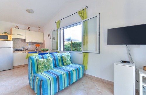 Porto Azzurro House | Holiday Home "Unifamiliare Isola D'Elba" with Mountain View, Terrace & Wi-Fi