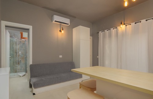 Portisco House | Holiday Home "Urbansea Bilo" with Garden, Terrace & Wi-Fi