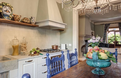 Castelfiorentino House | Holiday Home 'Villa Dei Fiori' with Private Pool, Private Garden and Wi-Fi