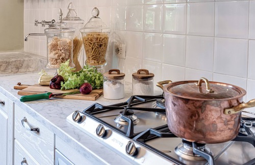 Castelfiorentino House | Holiday Home 'Villa Dei Fiori' with Private Pool, Private Garden and Wi-Fi