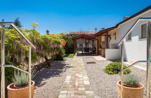Marceljani House | Holiday Home Verbanac by Interhome