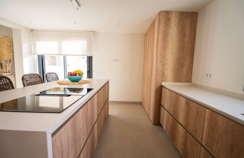 Roquetas de Mar House | Holiday Home 'Villa Taray' with Sea View, Wi-Fi and Air Conditioning