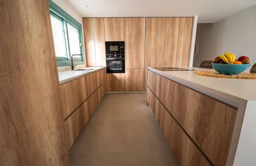 Roquetas de Mar House | Holiday Home 'Villa Taray' with Sea View, Wi-Fi and Air Conditioning