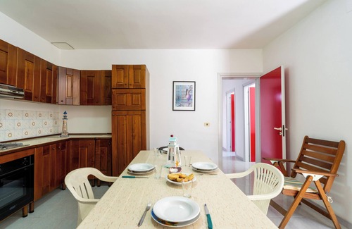 Porto Cesareo House | Holiday Home "Villetta Irlanda" with Garden & Wi-Fi