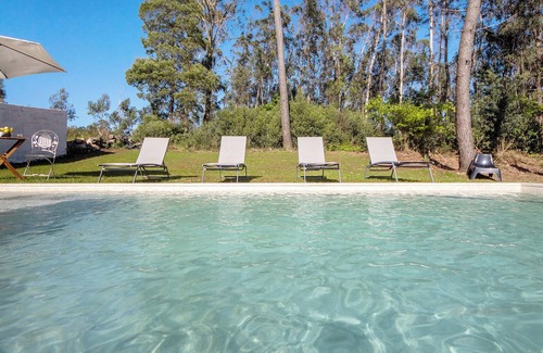 Rates House | Holiday Home 'Villa Da Floresta' with Private Pool, Wi-Fi and Air Conditioning