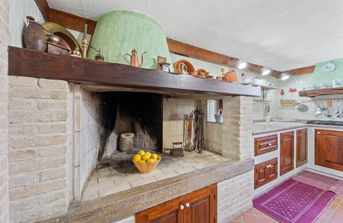Sarroch House | Holiday Home "Villa Elena" with Mountain View, Shared Pool & Wi-Fi