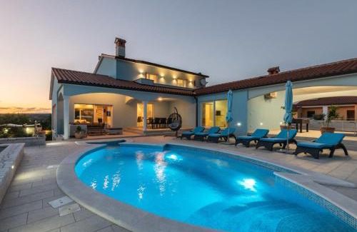 Rogocana House | Holiday Home Villa Gabriel by Interhome