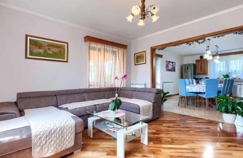 Pican House | Holiday Home Villa Helena by Interhome