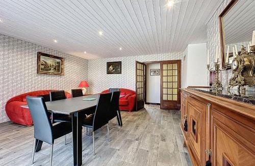 Tharon-Plage House | Holiday Home Villa Labbé by Interhome