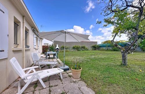 Tharon-Plage House | Holiday Home Villa Labbé by Interhome