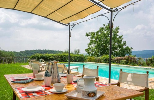 Civitella in Val di Chiana House | Holiday Home Villa La Piaggia by Interhome