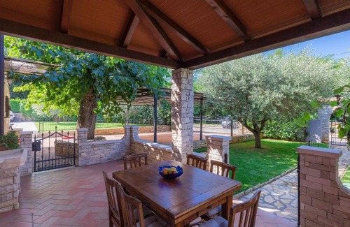 Cepljani House | Holiday Home Villa Mala by Interhome