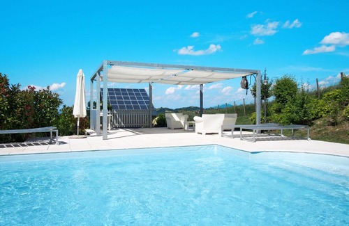 Sarezzano House | Holiday Home Villa Sarezzano by Interhome