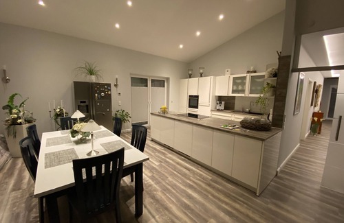 Zetel House | Holiday home with child and dog