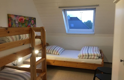 Dannau House | Holiday home with conservatory