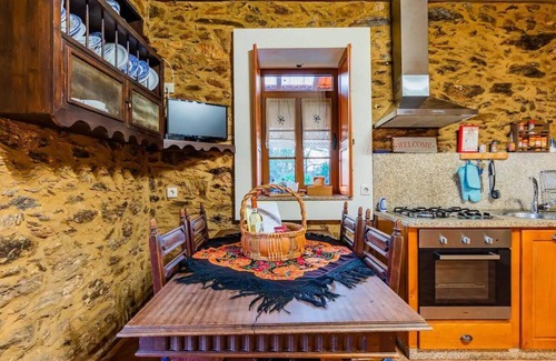 Espinho House | Holiday home with garden, grill, and terrace